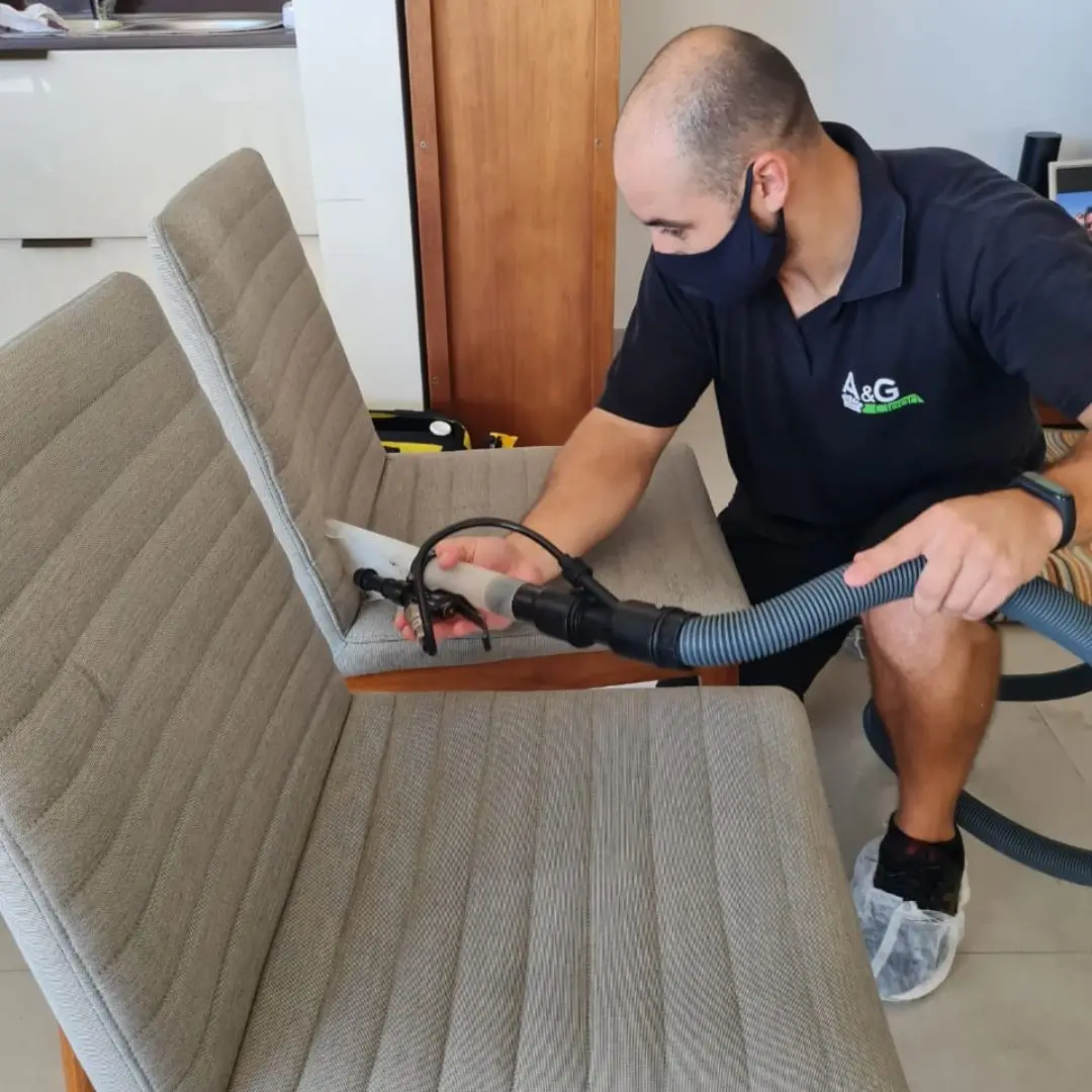 limpeza-higienizacao-impermeabilização-de-sofas1